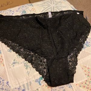 ☀️Black lace - ooh la la!